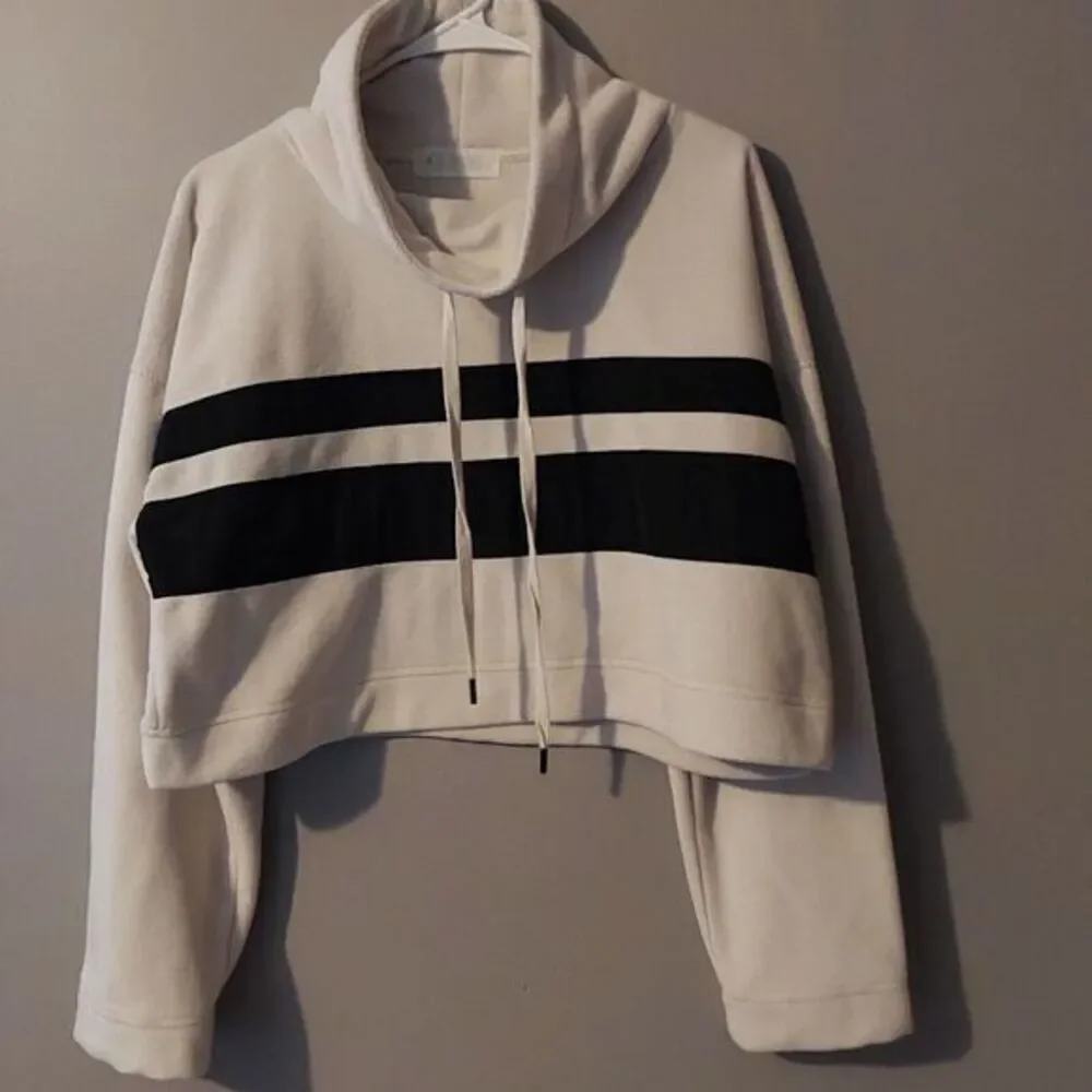 Mono B Women's‎ Size Large Cropped Loose Neck Cream & Black Stripped Pullover